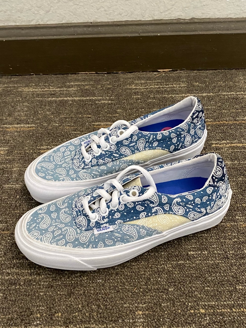Vans Women Paisley Blue Low-Top Sneakers Size 6 Skateboard - Picture 2 of 7